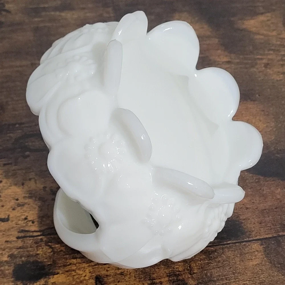 Vtg Westmoreland Milk Glass Pansy‎ Dogwood Split Handle Basket Bowl Candy Dish